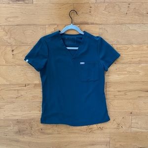 FIGS Caterina Caribbean Blue Scrub Top XS